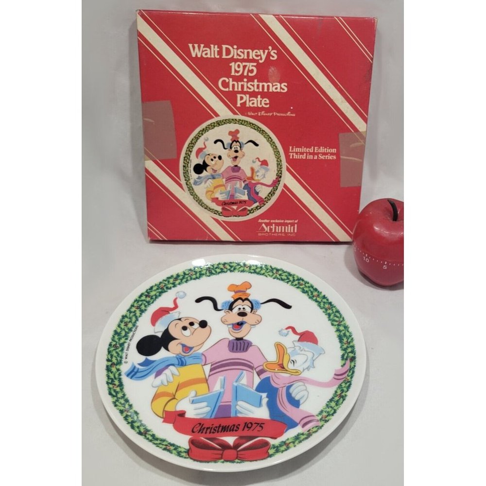 1975 Schmid Walt Disney Character Christmas Plate and Box Goofy Mickey Donald